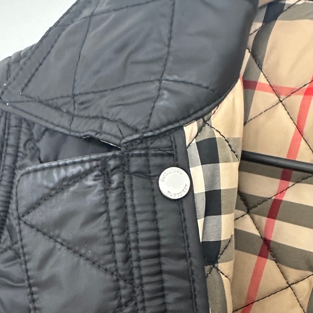 Burberry Black Quilted Kids Puffer Jacket - Picture 11 of 11